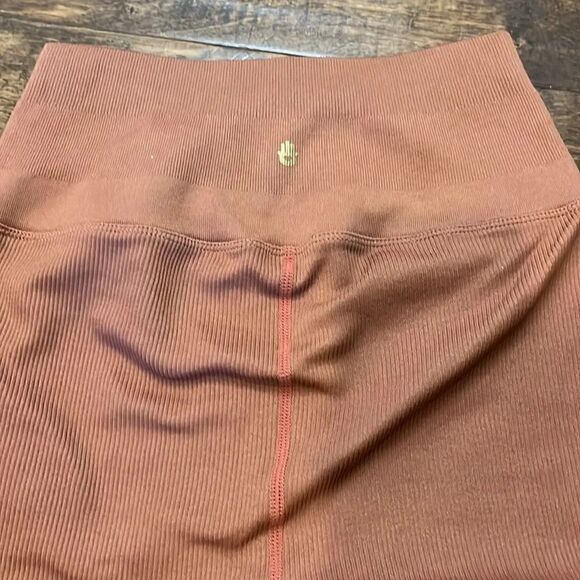 Spiritual Gangster Deep Rust Metta Ribbed Legging, XS/S! - Picture 4 of 6